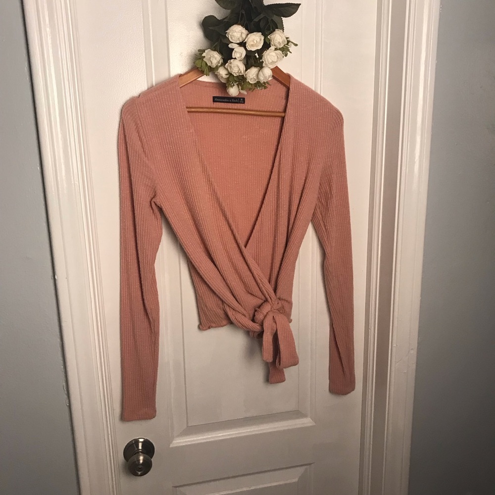 Abercrombie tie long sleeve